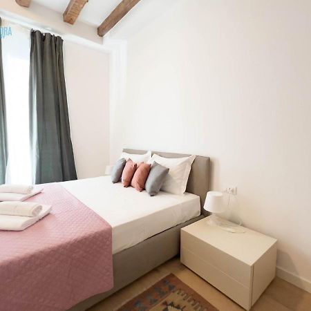 Cavana 5 Tirabora Short Rent Trieste Bagian luar foto