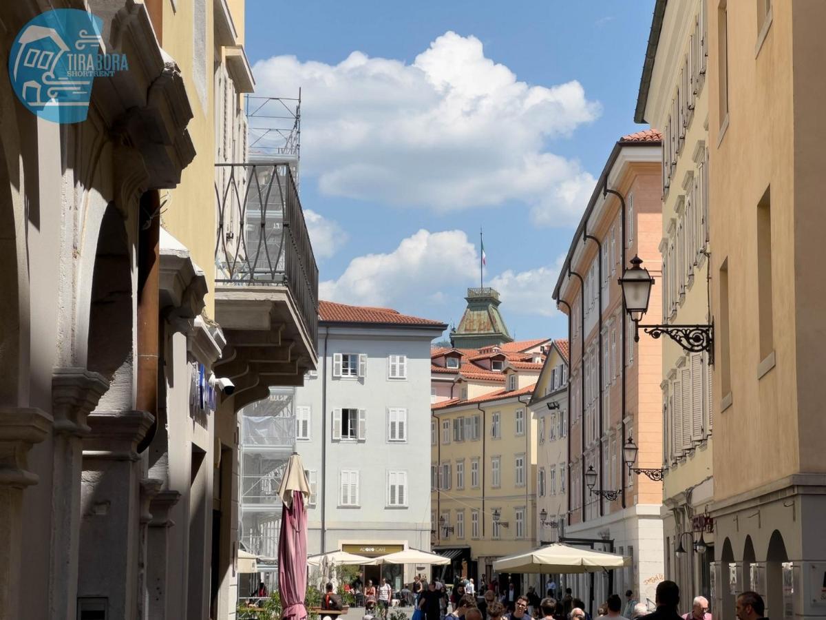 Cavana 5 Tirabora Short Rent Trieste Bagian luar foto